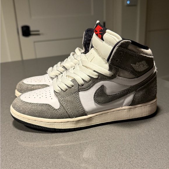 AIR JORDAN 1 RETRO HIGH OG GS
"WASHED BLACK" 4Y - Picture 2 of 8
